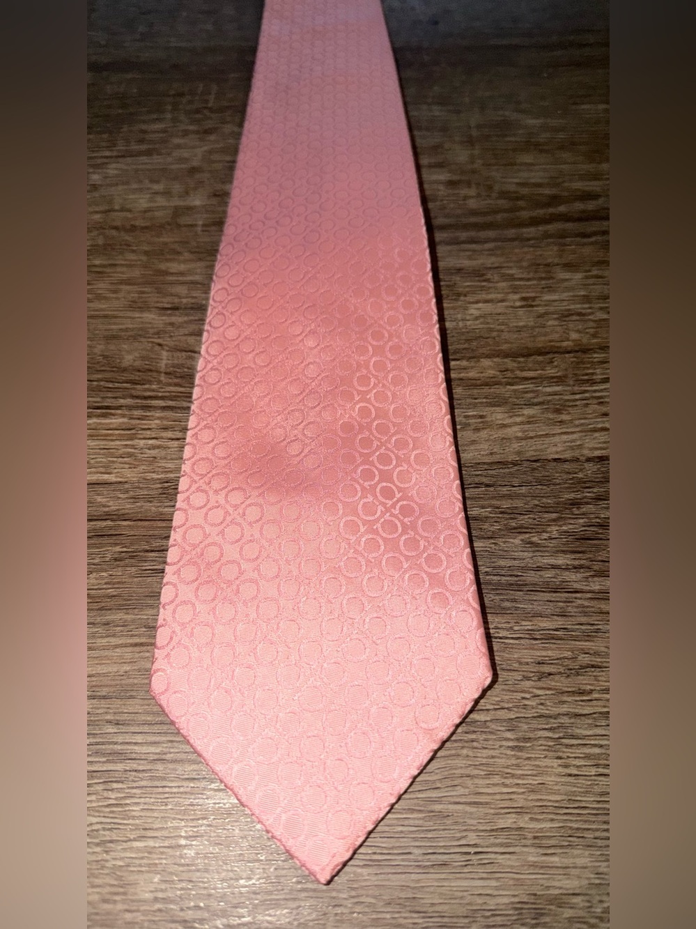 $250 Salvatore Ferragamo Pink Textured Silk Tie